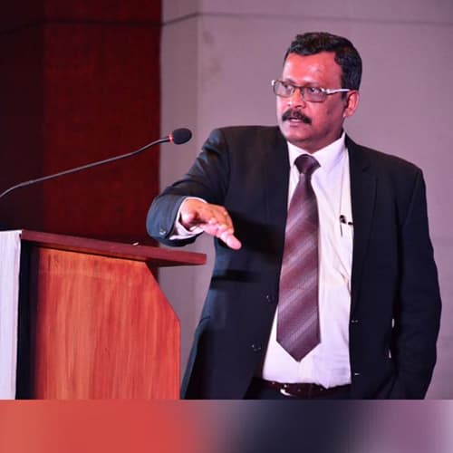 Indian Professionals Focus on Organization to Boost Workplace Efficiency
